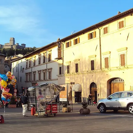 Piazza Santa Chiara