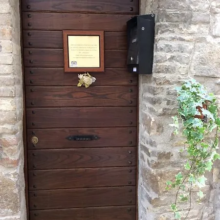 Apartment Piazza Santa Chiara Assisi
