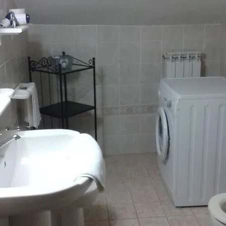 Piazza Santa Chiara Apartment