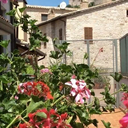 Piazza Santa Chiara * Assisi