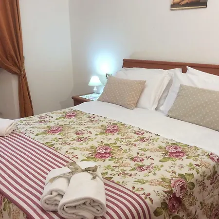 Piazza Santa Chiara Apartment Assisi