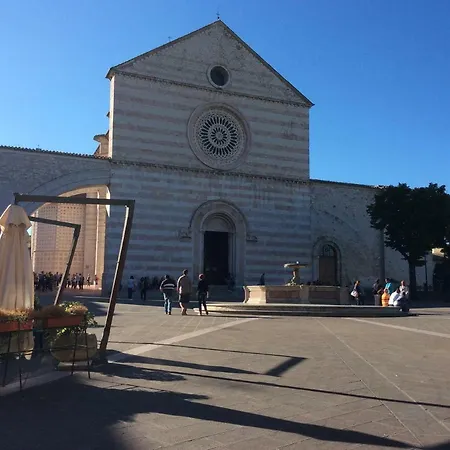 Piazza Santa Chiara Apartment Assisi