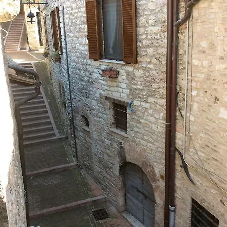 Piazza Santa Chiara *